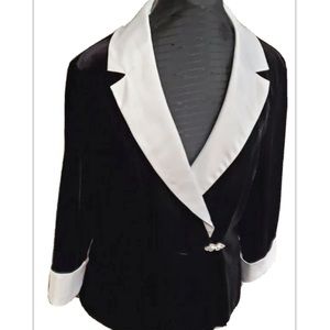 Vintage 90s Alex Petite Evenings XLP Black w/White Collar Velour Evening Jacket